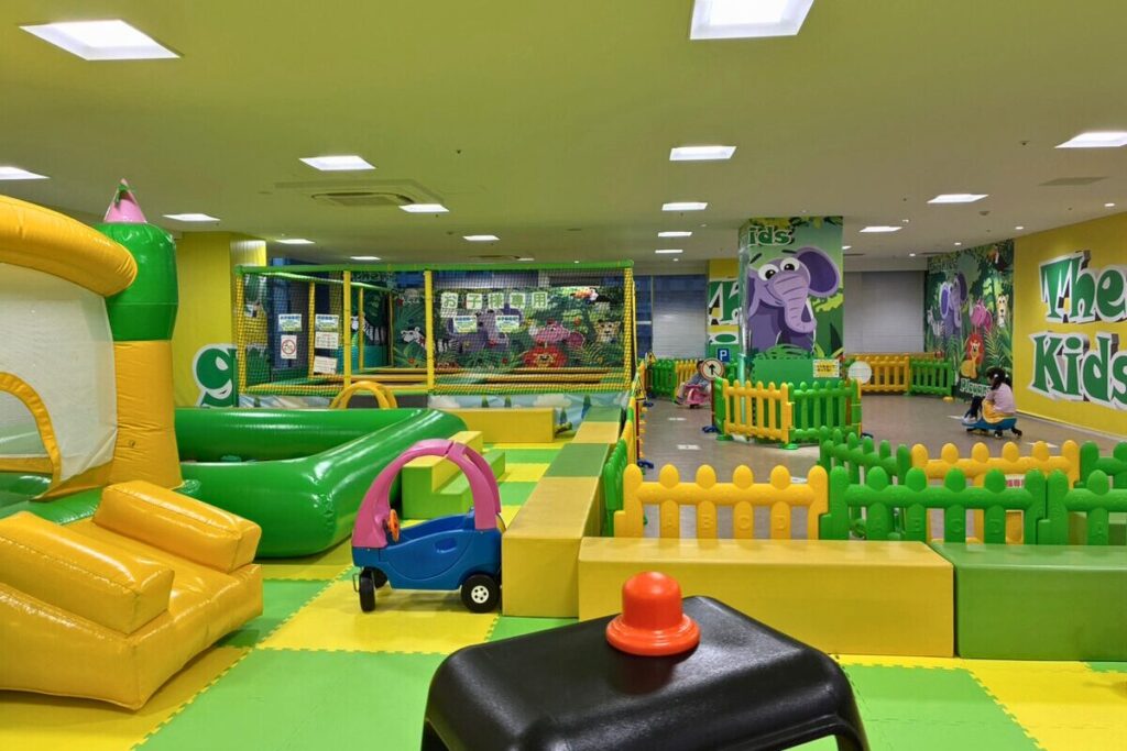 ザキッズ・ノースポートモール店|トランポリン